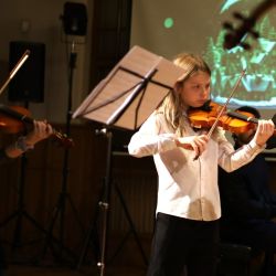2025 12 10 adventny koncert vystava prac