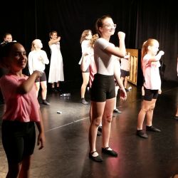 2023 07 letna skola divadla a tanca